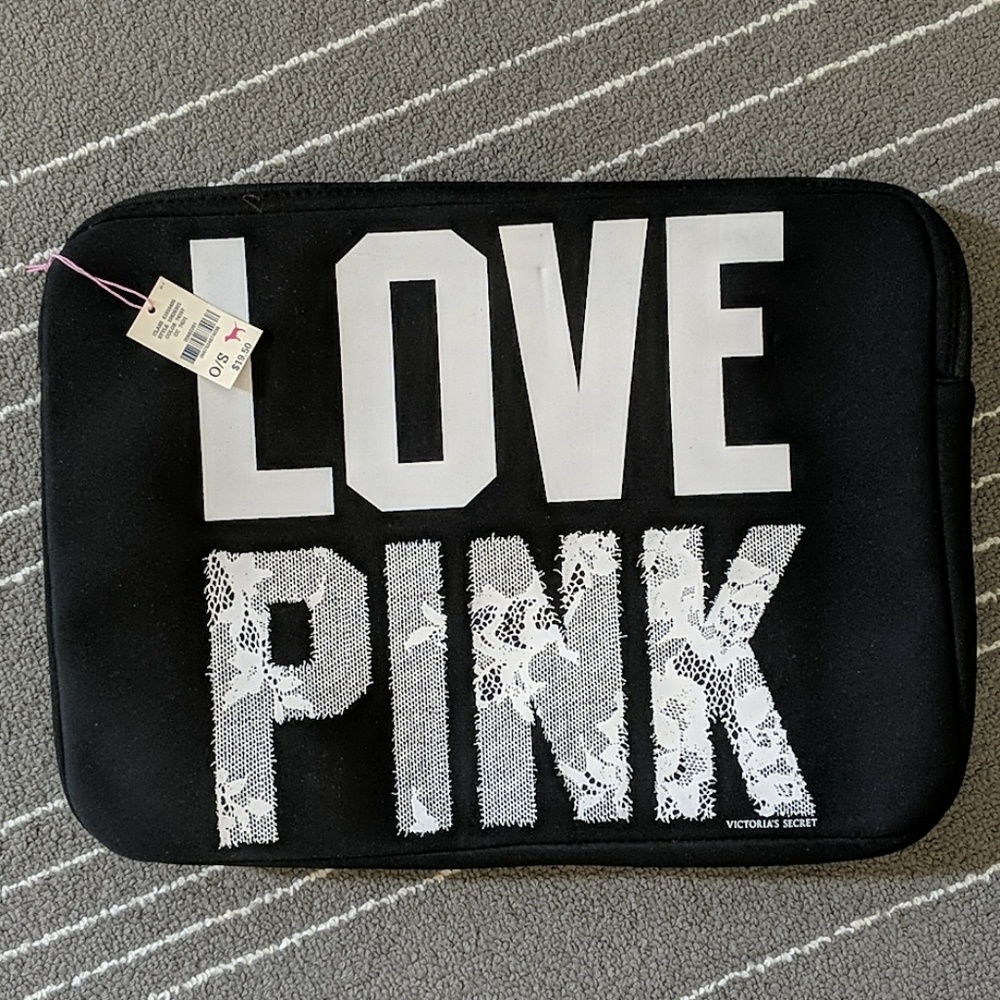 ✨NWT✨ PINK Laptop case Size 15×11